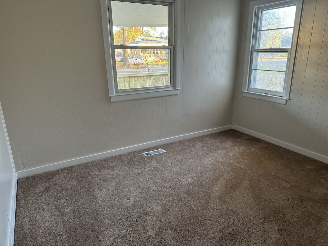 117 Kenneth Blvd - Photo 3 of 9