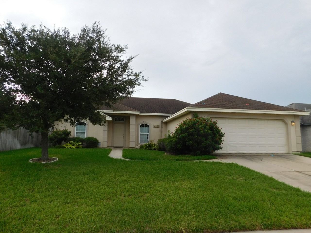 3201 Nacogdoches Dr - Photo 2 of 26