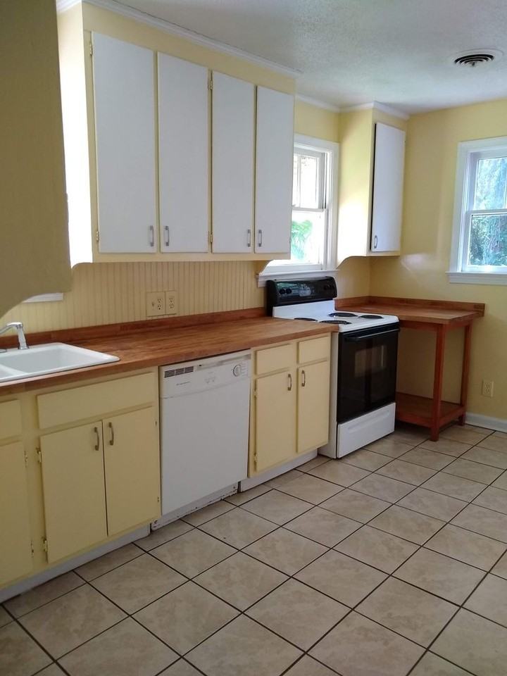 2174 Stonewood Drive - Photo 7 of 9