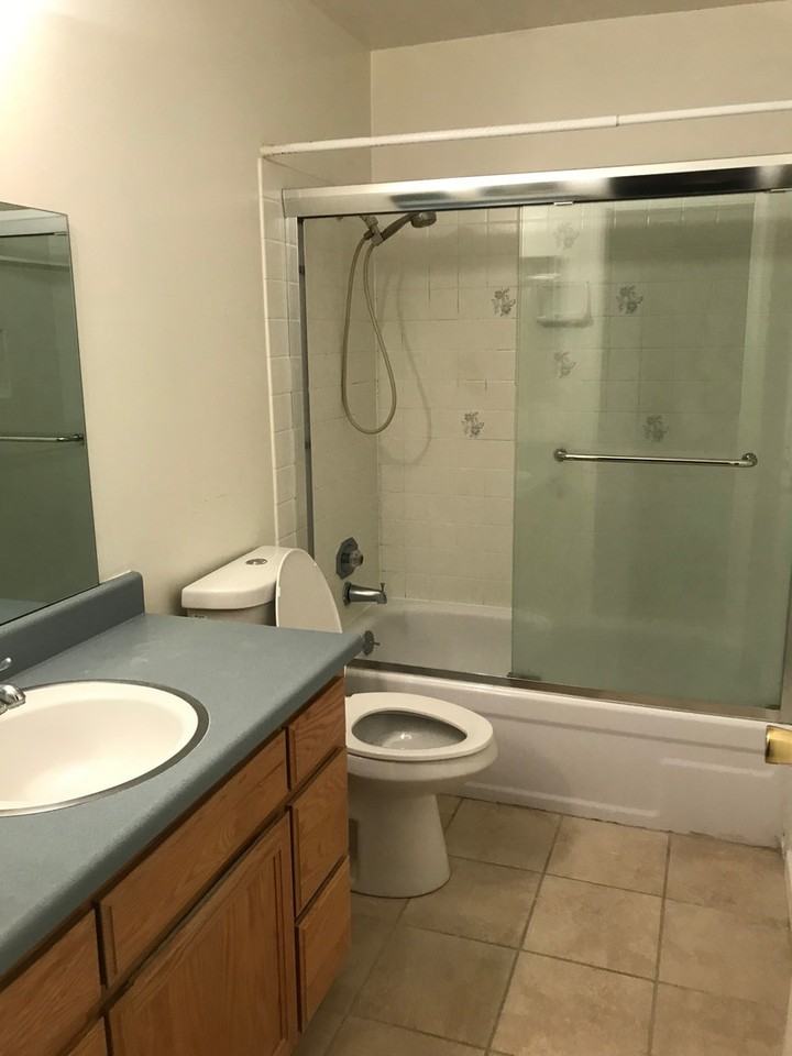 3654 Oxford Common - Photo 7 of 8