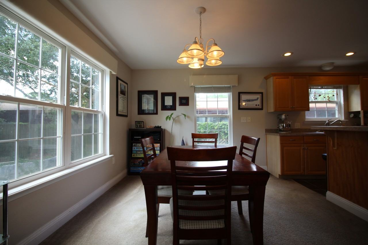 999 Holton Ave - Photo 4 of 16