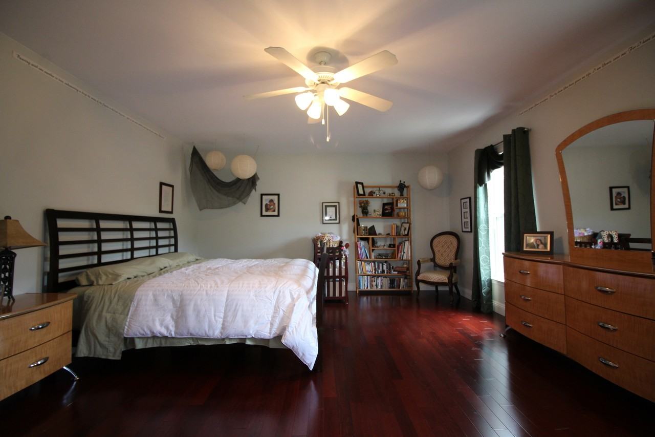 999 Holton Ave - Photo 7 of 16