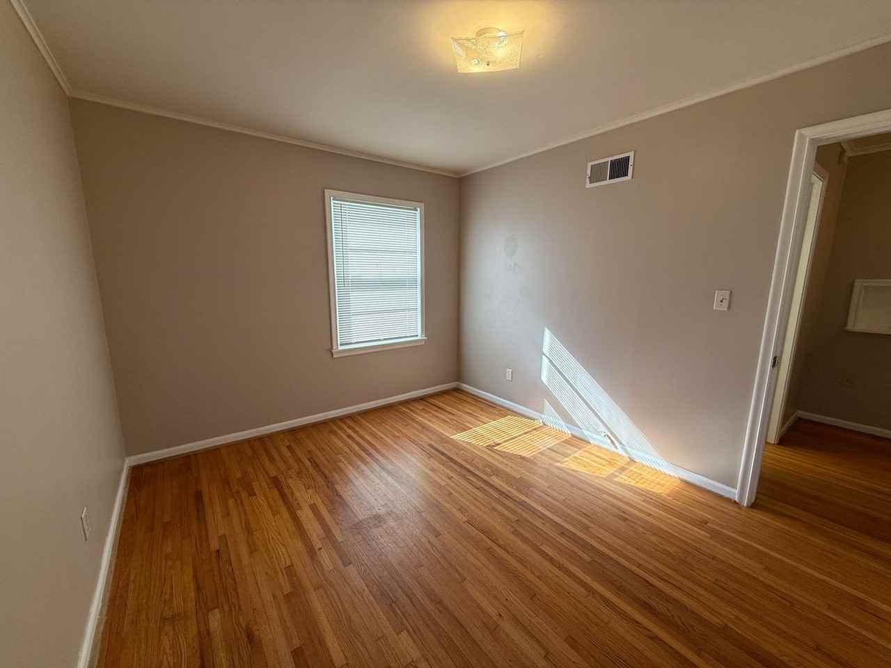 5213 S Saint Louis Ave - Photo 6 of 13