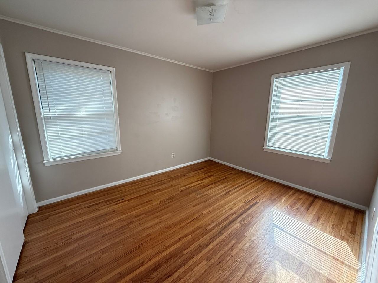 5213 S Saint Louis Ave - Photo 7 of 13