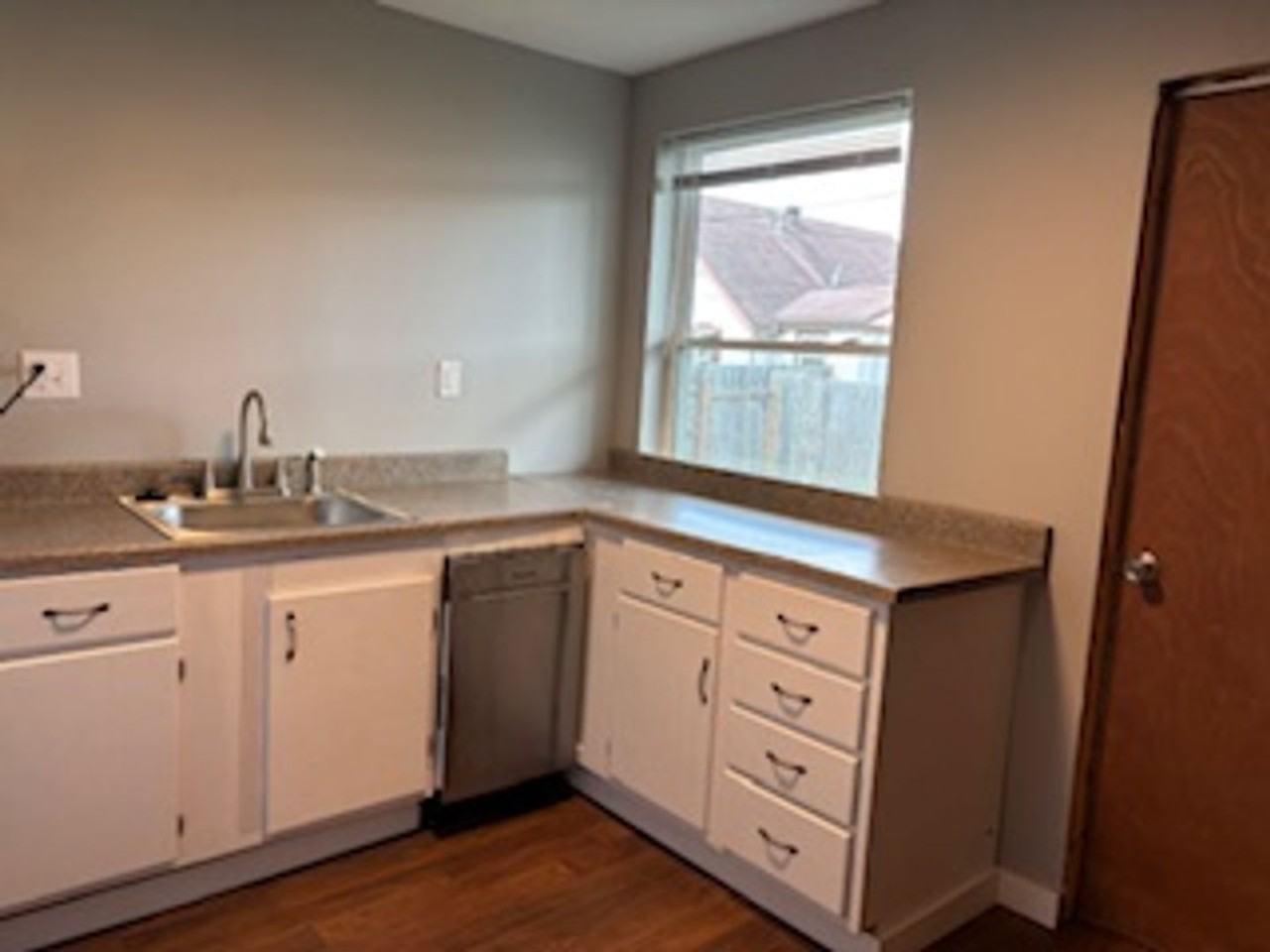 730 East Nutter Street - Photo 4 of 16