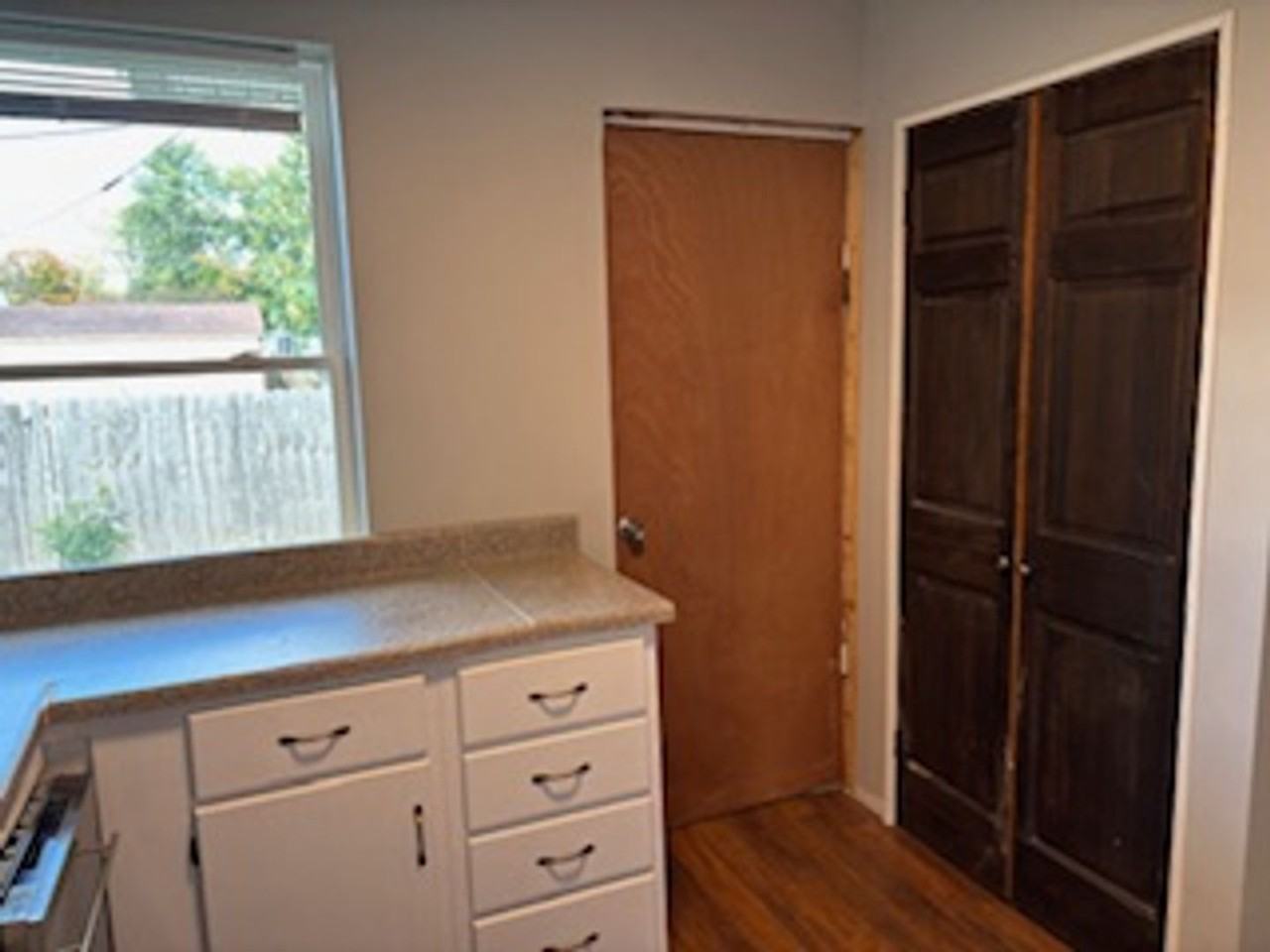 730 East Nutter Street - Photo 6 of 16