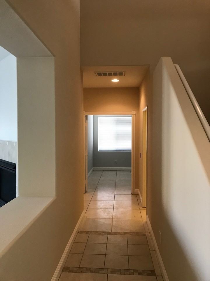 6632 Leanne St - Photo 4 of 35