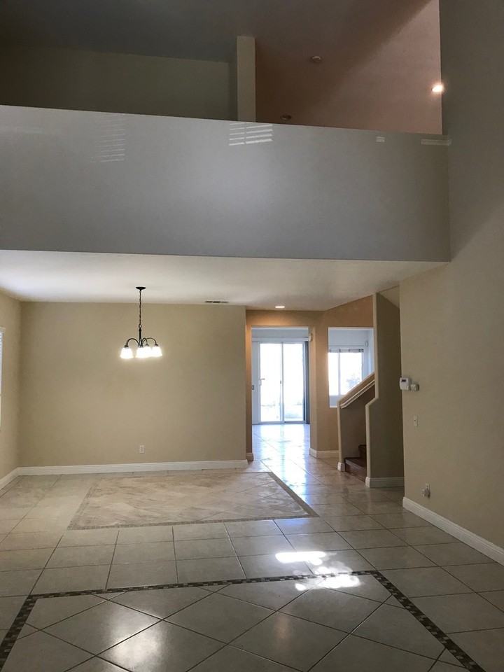 6632 Leanne St - Photo 7 of 35