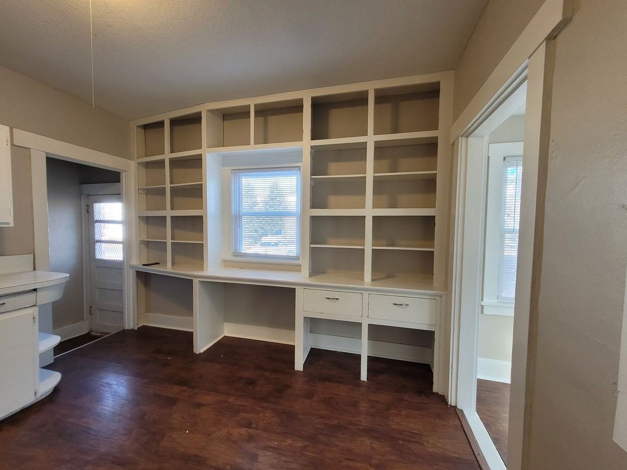 2400 Elizabeth Avenue - Photo 7 of 25