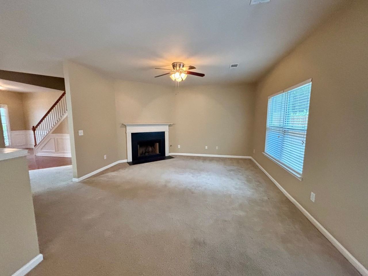 345 Blackwood Ln - Photo 3 of 26