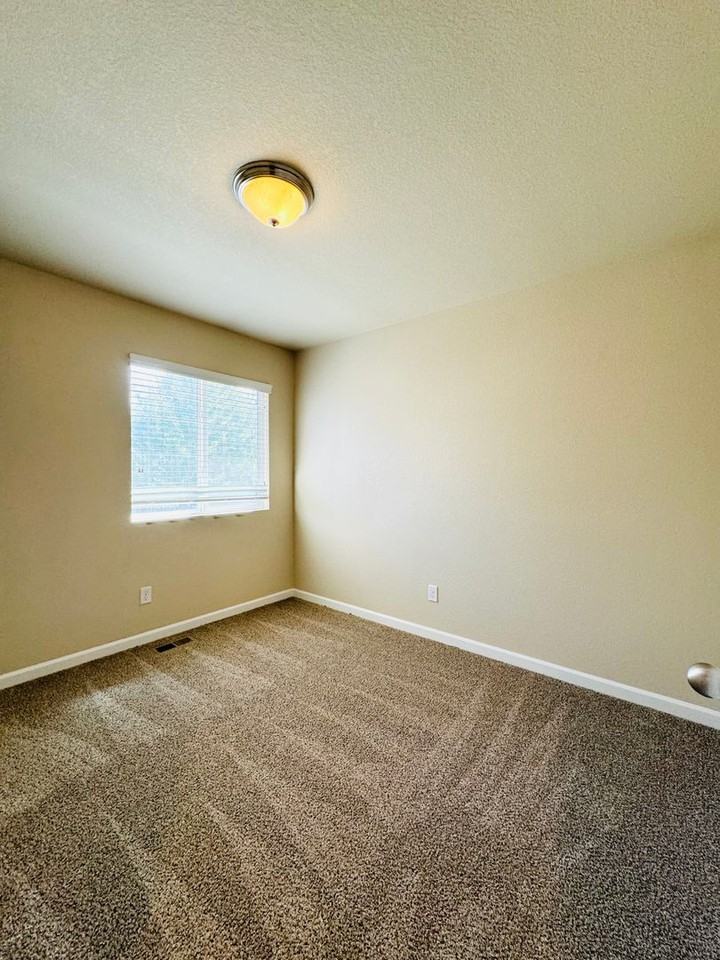 926 Delphins Place - Photo 5 of 13