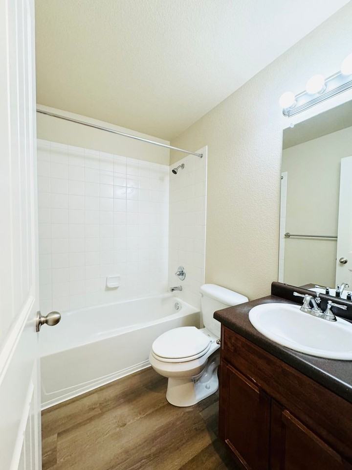 926 Delphins Place - Photo 6 of 13