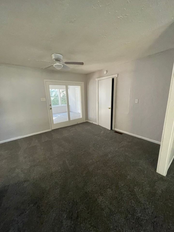 3161 Chrysler Street - Photo 7 of 13