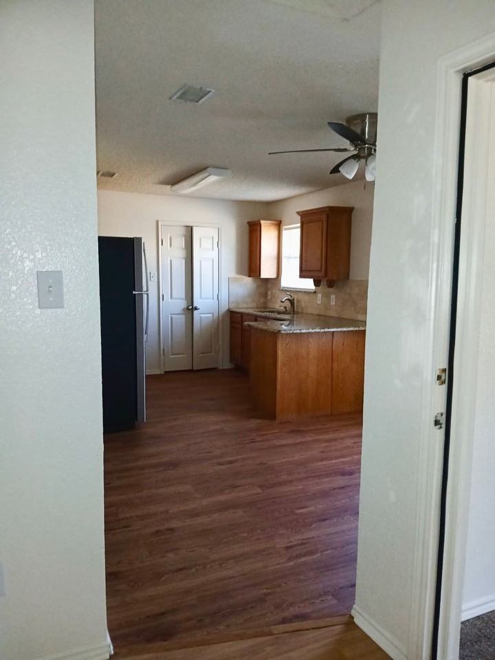 709 Windridge Ln - Photo 5 of 12