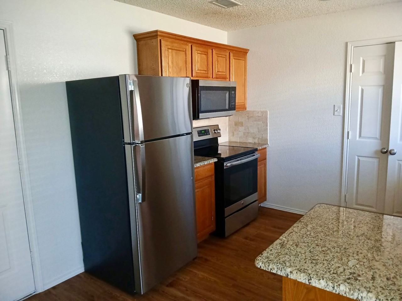 709 Windridge Ln - Photo 6 of 12