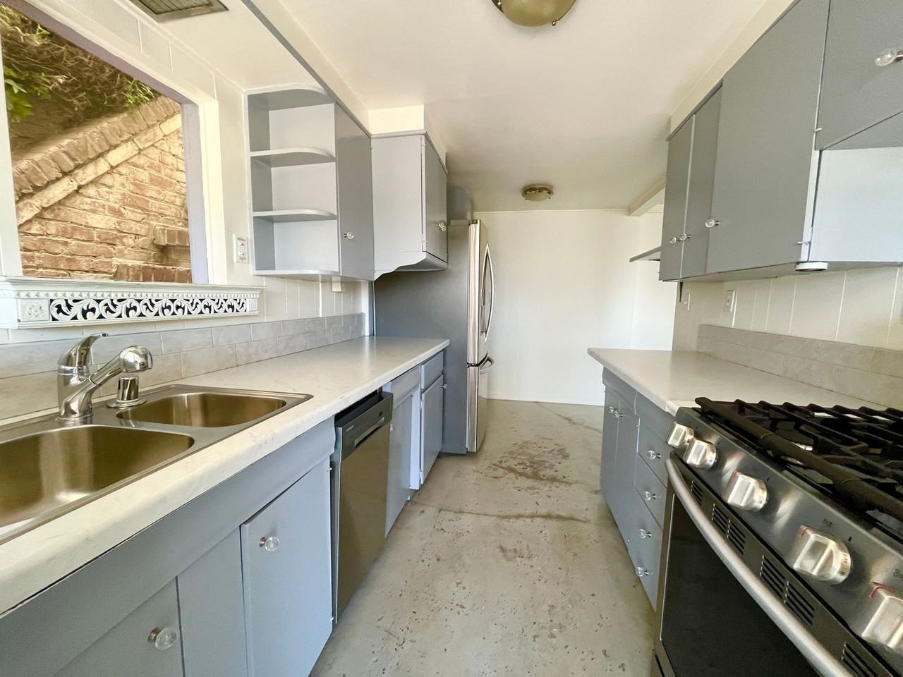 8201 Mannix Dr - Photo 7 of 22