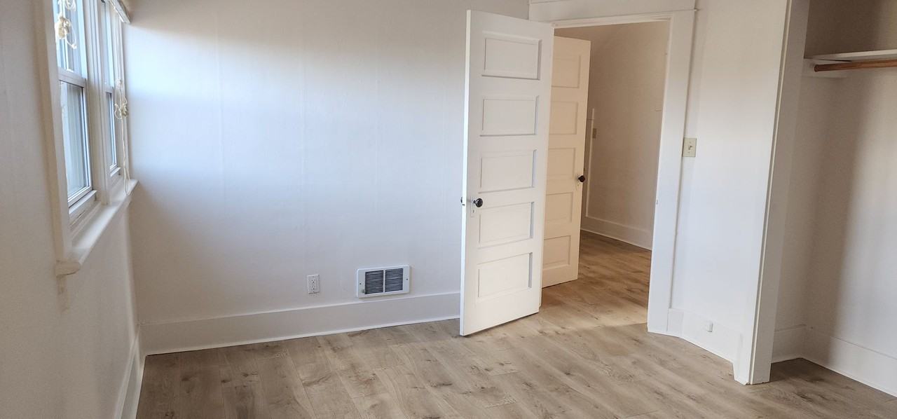 1414 32nd Avenue - Photo 3 of 19