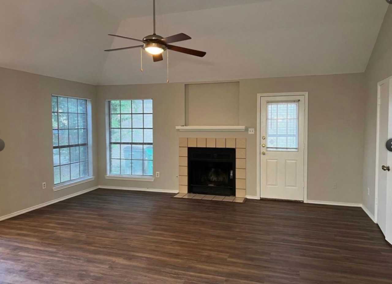 4714 Castleman Dr - Photo 3 of 14