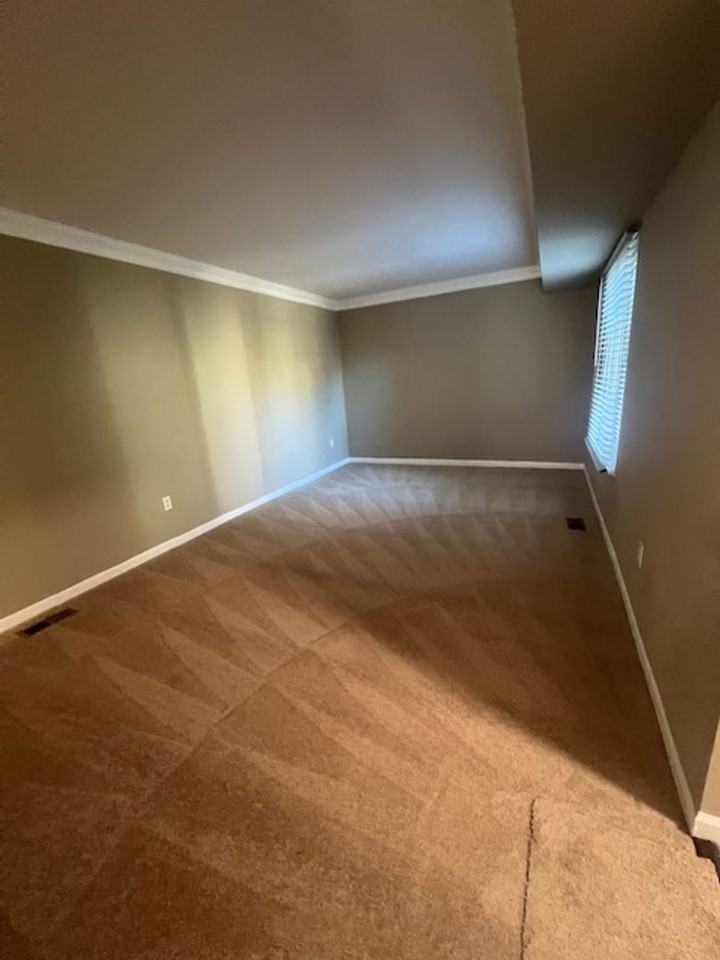 16 Brian Court - Photo 7 of 20