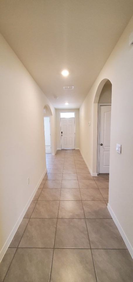 747 Squires Grove Dr - Photo 3 of 23