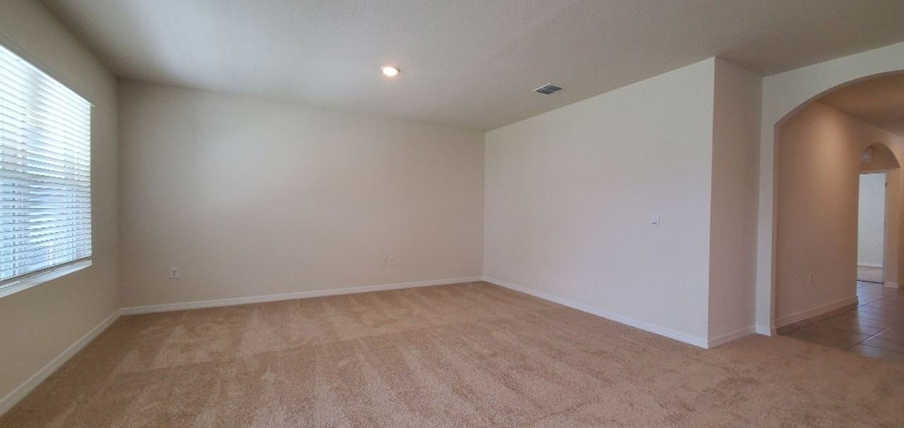 747 Squires Grove Dr - Photo 4 of 23