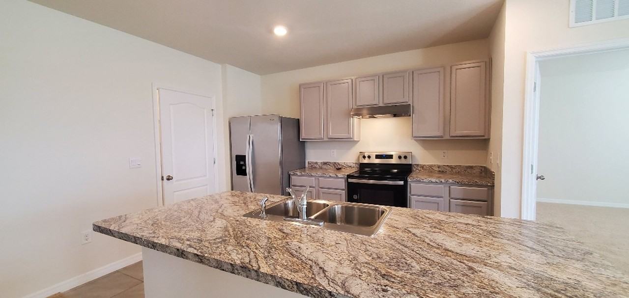 747 Squires Grove Dr - Photo 7 of 23