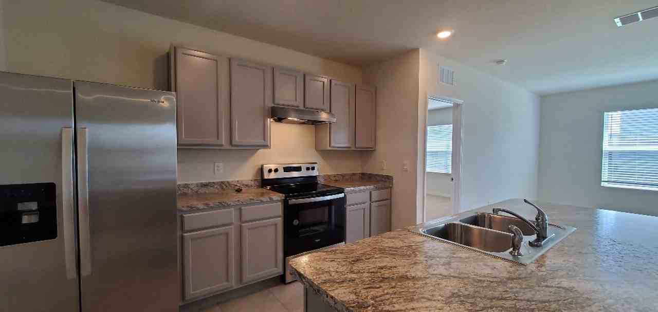 747 Squires Grove Dr - Photo 6 of 23