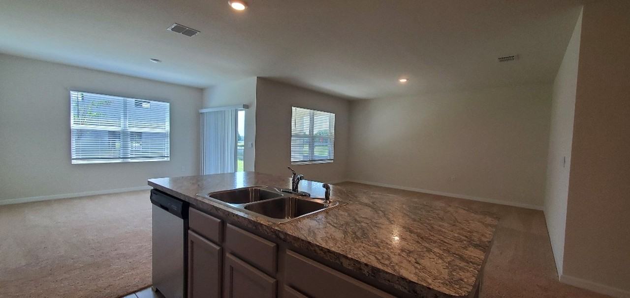 747 Squires Grove Dr - Photo 7 of 23