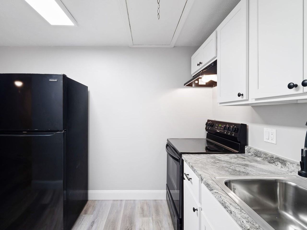 Dartmouth Place Apartments - Photo 3 of 50