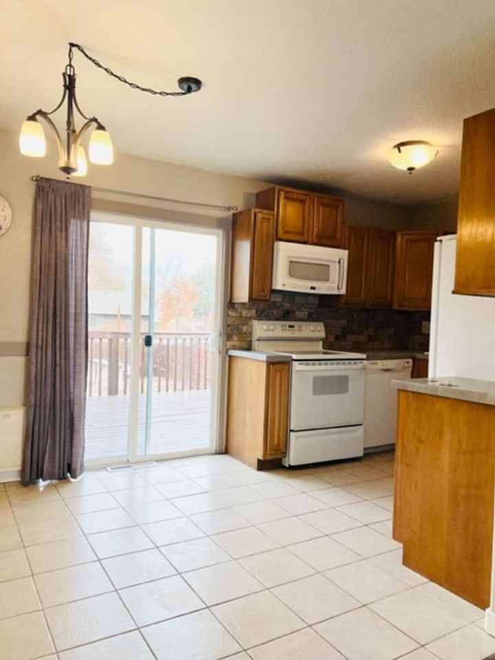 318 Michigan Ave - Photo 6 of 21