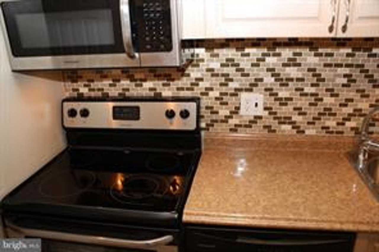 444 Girard Street #102 - Photo 2 of 26