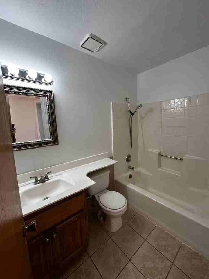 1838 Golden Gate Ave - Photo 7 of 10