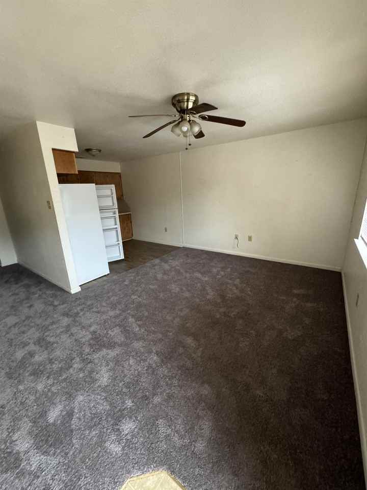 208 Veterans Ave - Photo 3 of 9