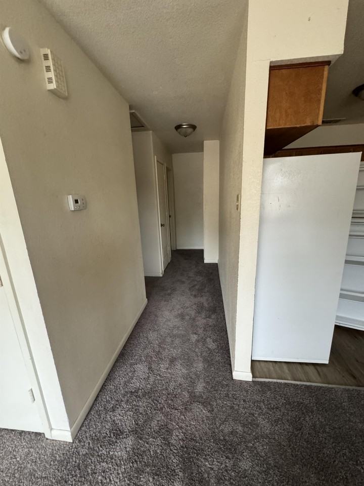 208 Veterans Ave - Photo 4 of 9