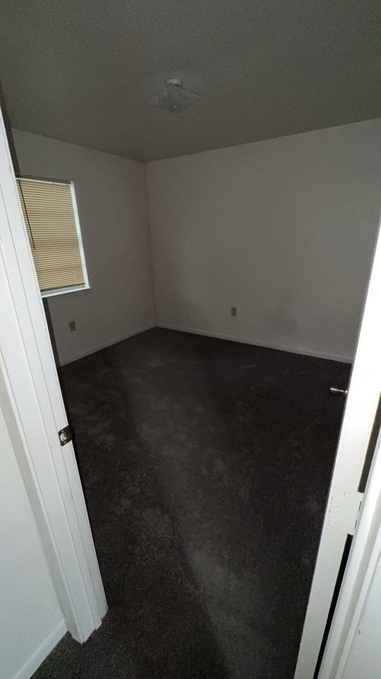 208 Veterans Ave - Photo 5 of 9