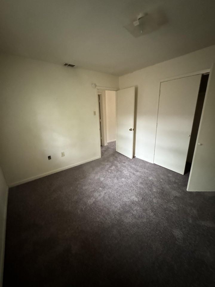 208 Veterans Ave - Photo 7 of 9