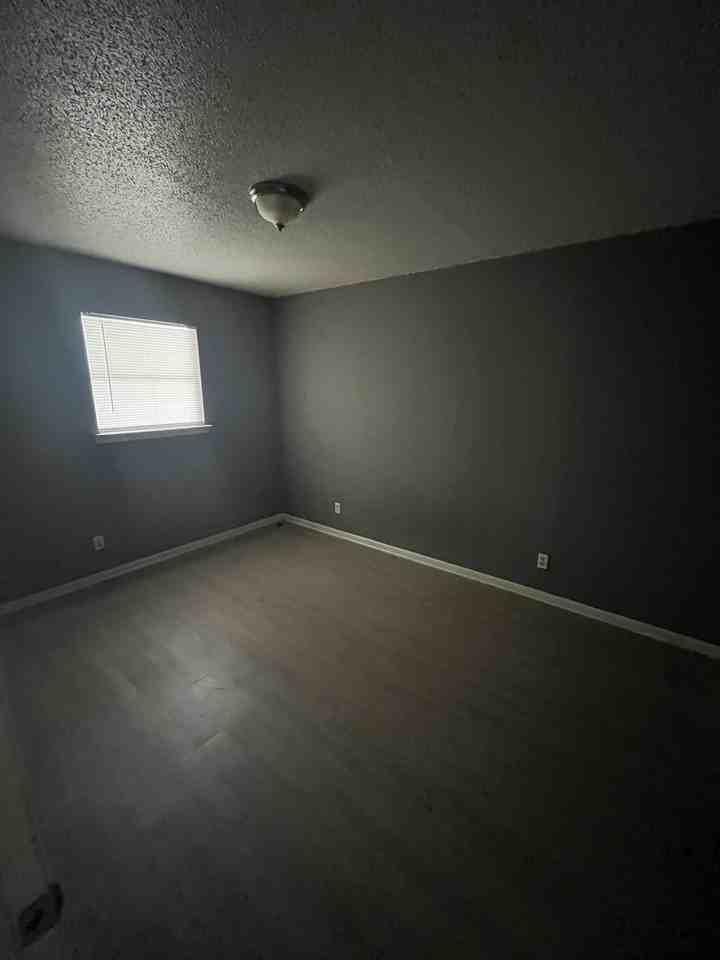 420 North Gilmer Street - Photo 5 of 8