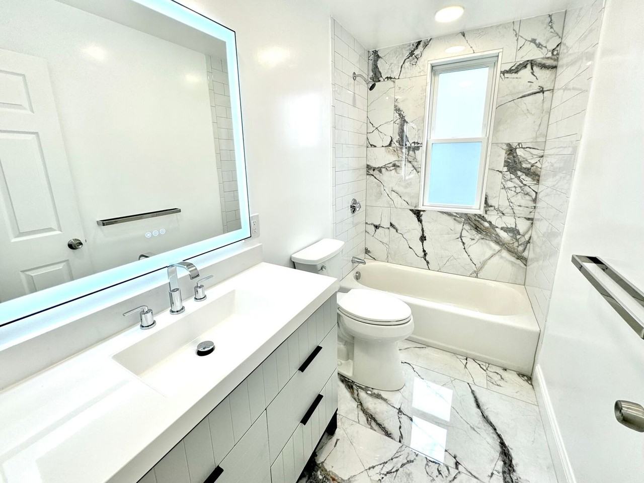 202 Hillside Street - Photo 5 of 10