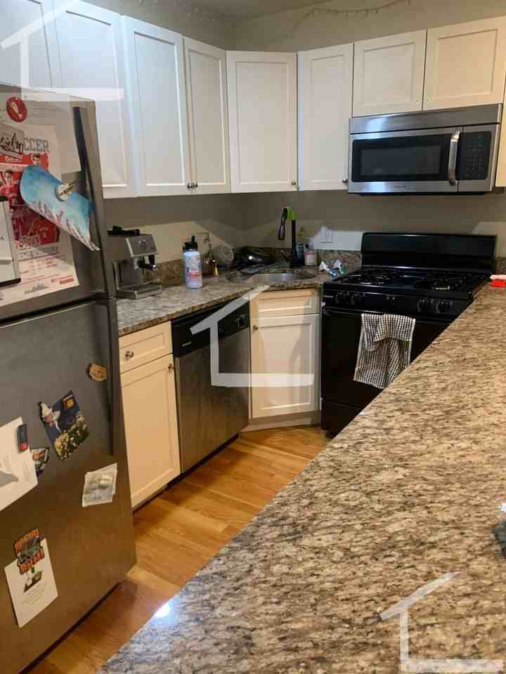 317 Saint Paul Street - Photo 7 of 9