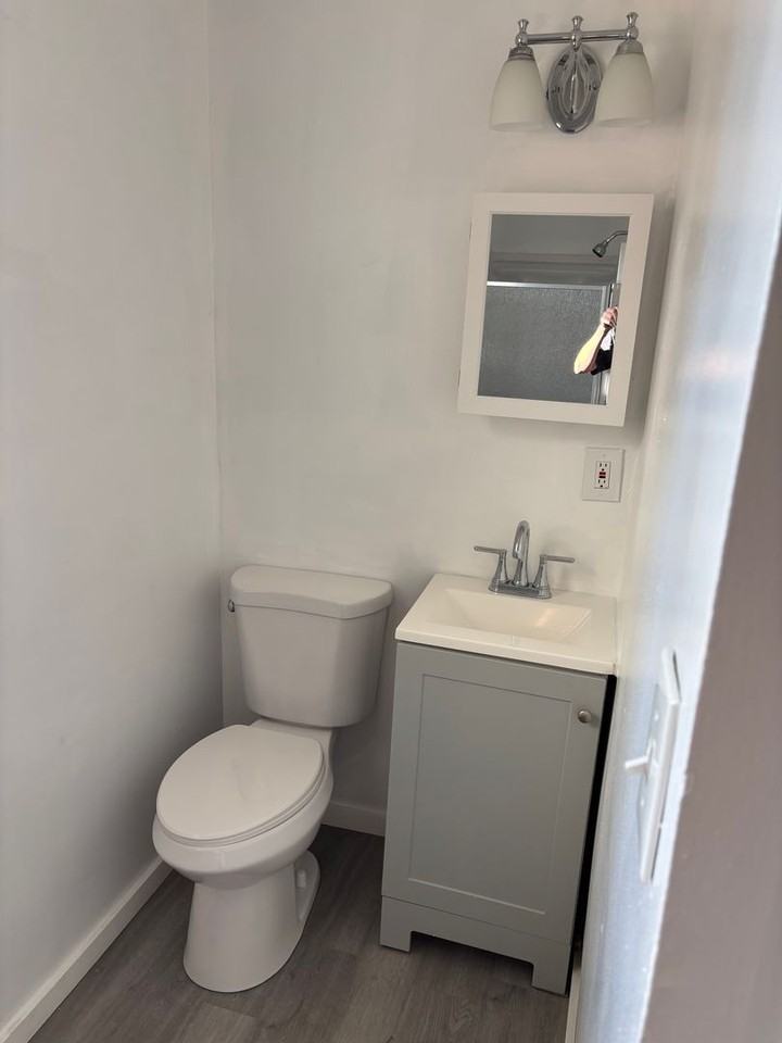 3937 Iowa Avenue - Photo 6 of 9