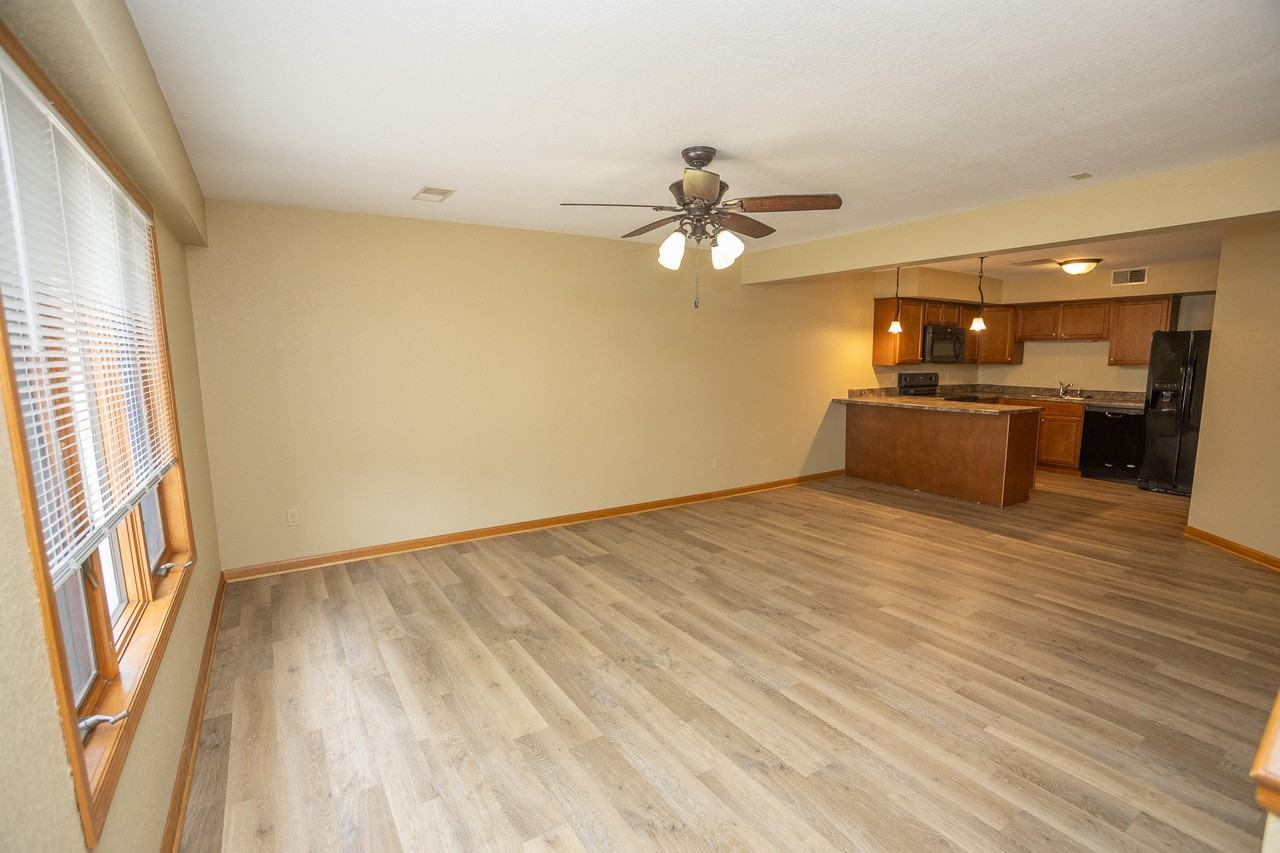 1015 Madison Street - Photo 4 of 24