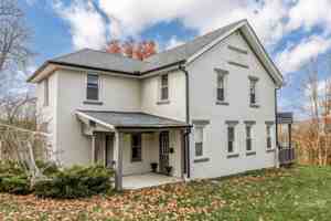 featured image of 148 E Broadway St