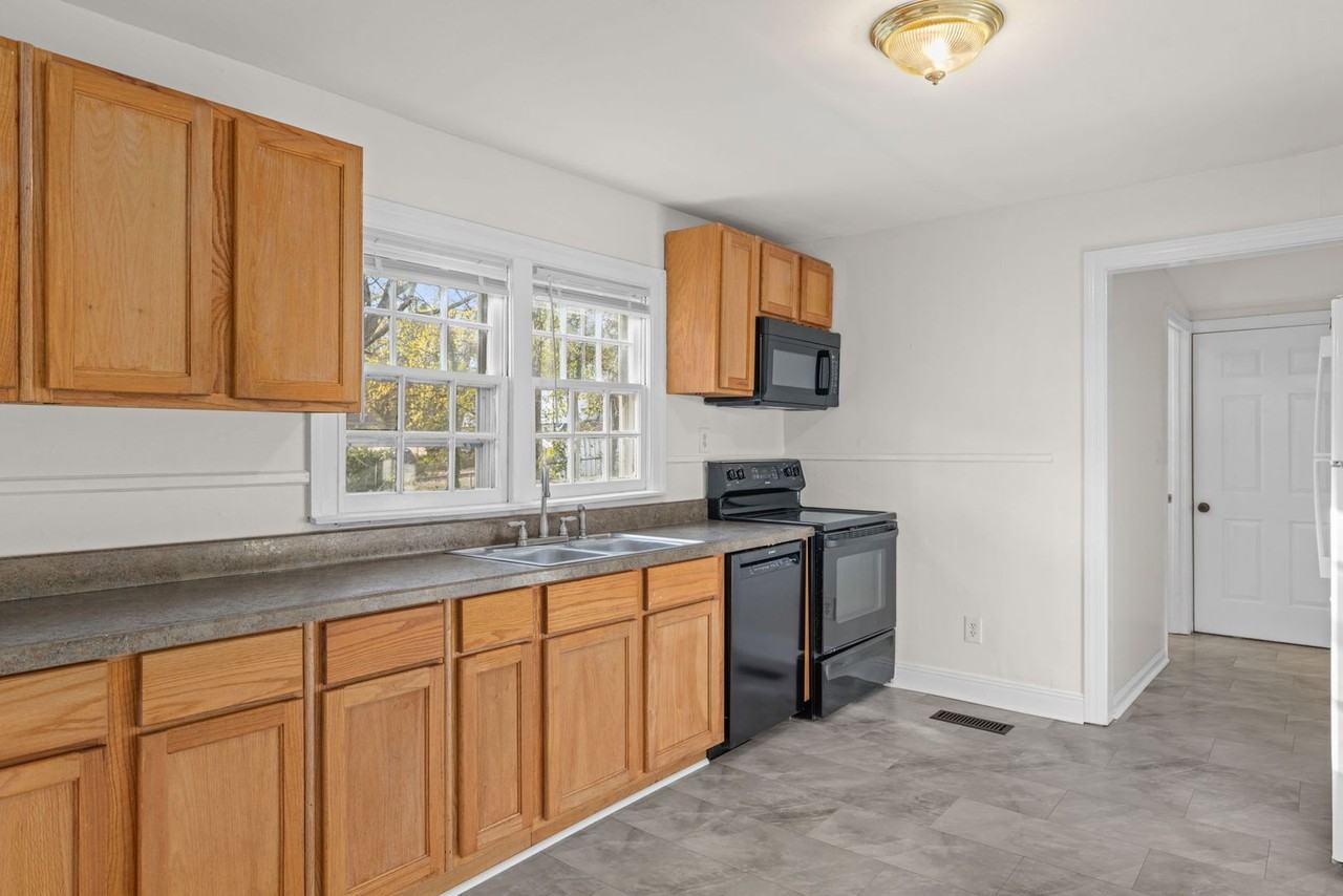 809 E Mobile St - Photo 6 of 19