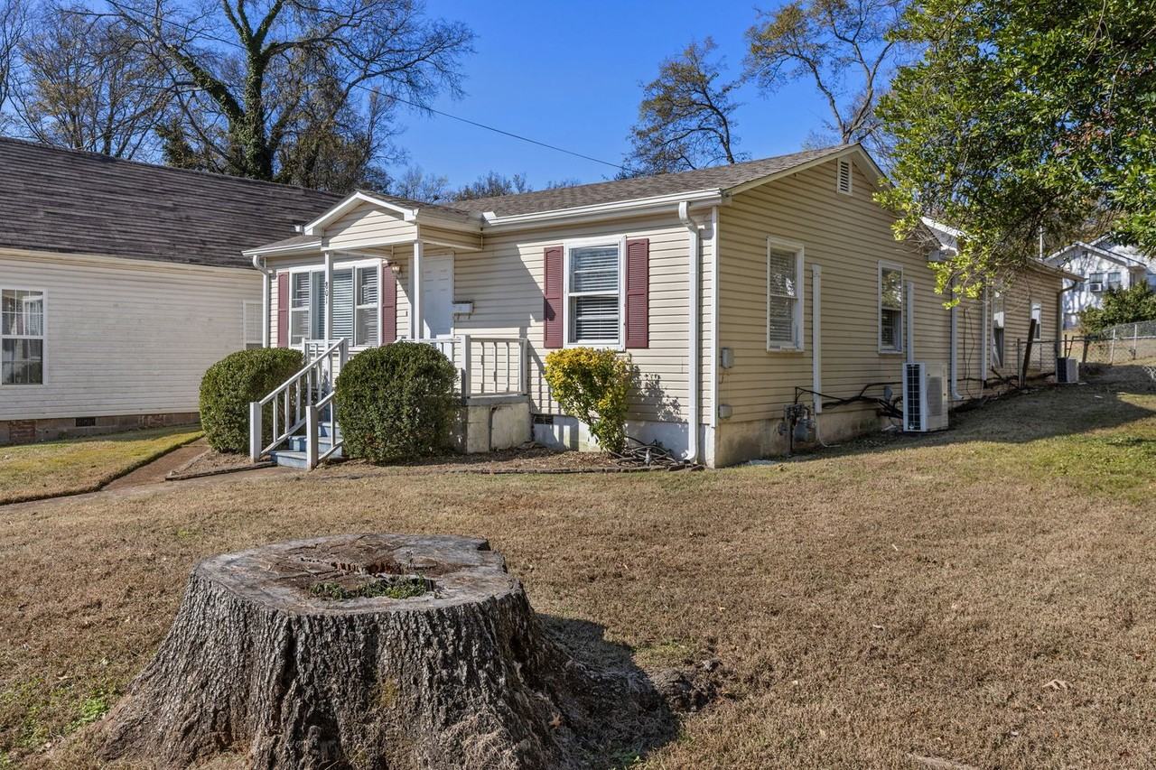 801 E. MOBILE STREET - Photo 3 of 25