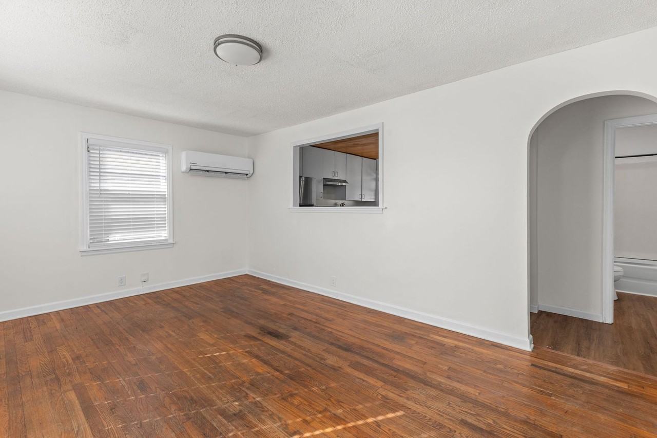 801 E. MOBILE STREET - Photo 6 of 25