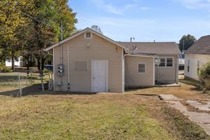 featured image of 801 E Mobile St