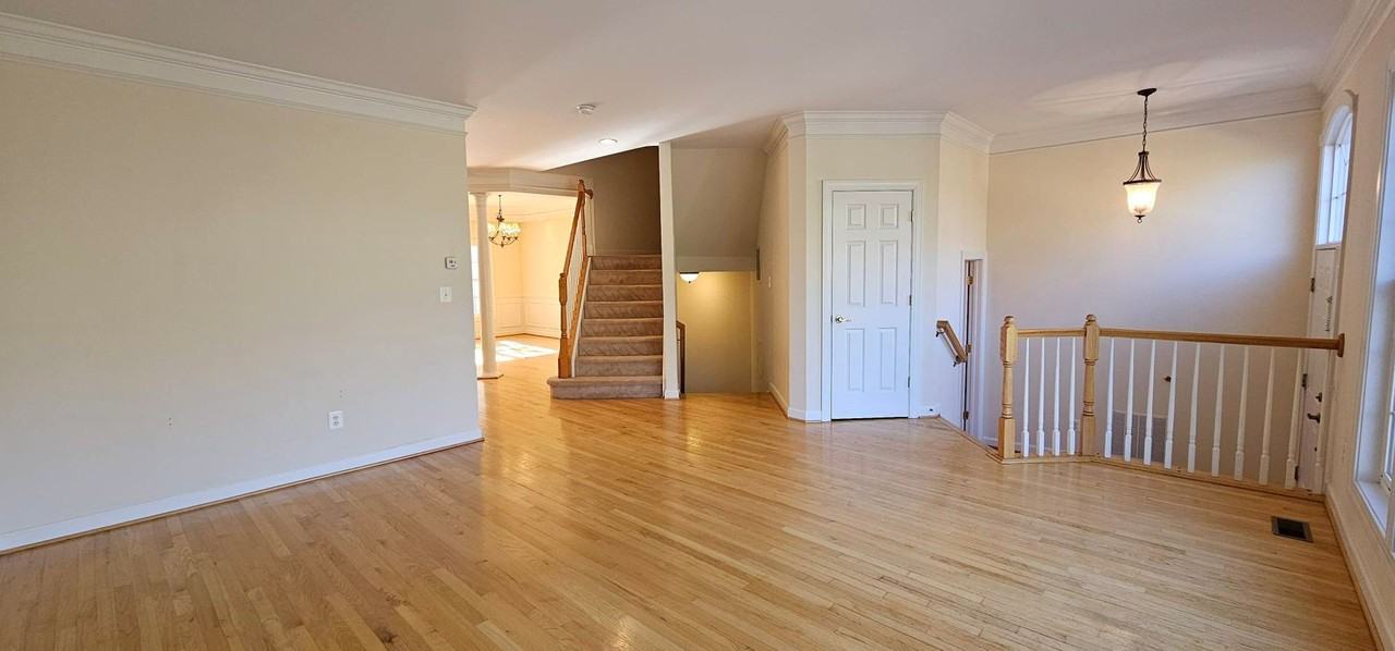 3854 Elmwood Towne Way - Photo 2 of 24