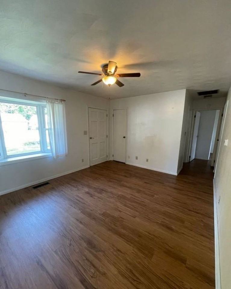 3240 Piper Glen Drive - Photo 3 of 10