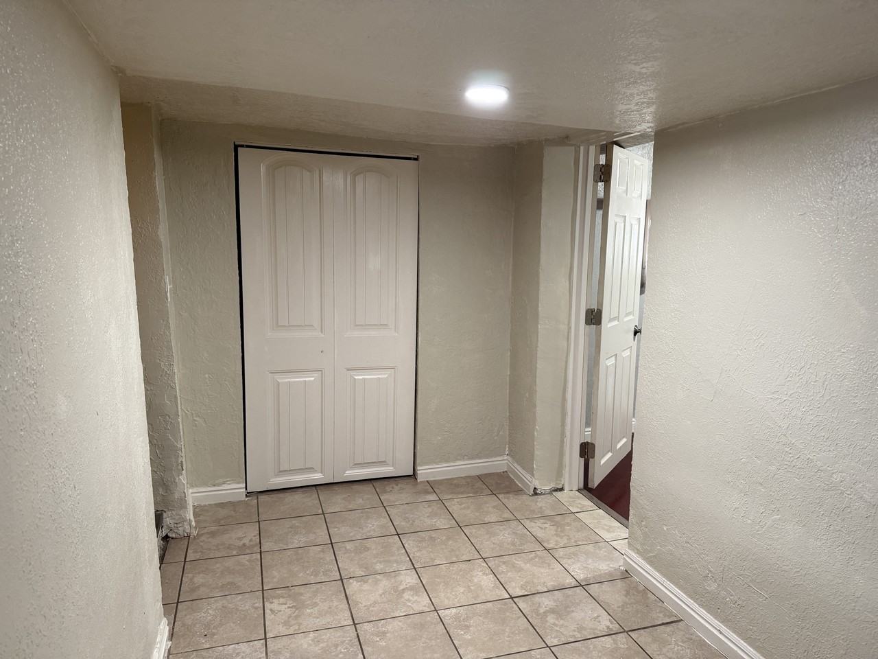 2026 Monroe Blvd. - SL - Photo 4 of 36