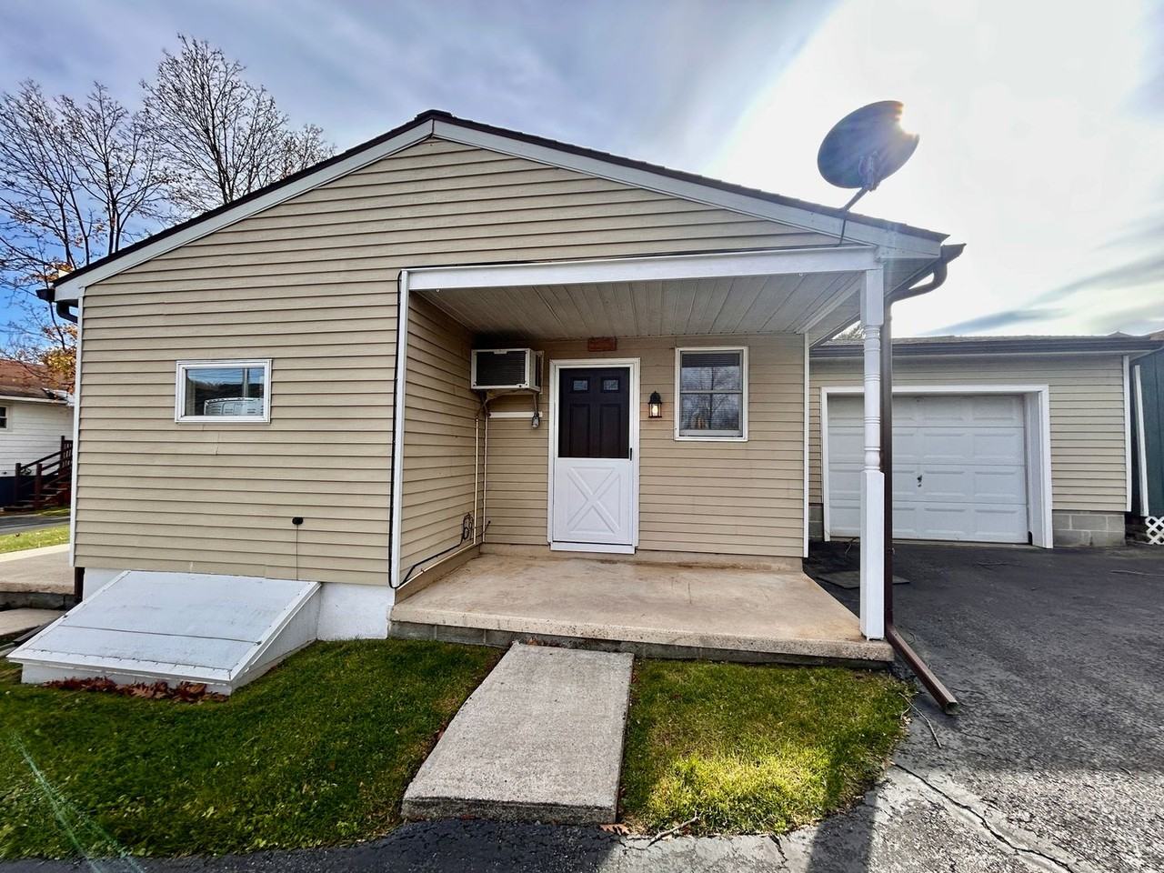355 E Fulton St Rear #REAR - Photo 3 of 20